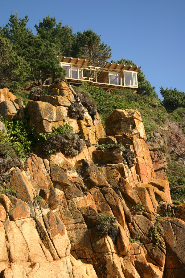 Amazing Cliff Top House in Chile